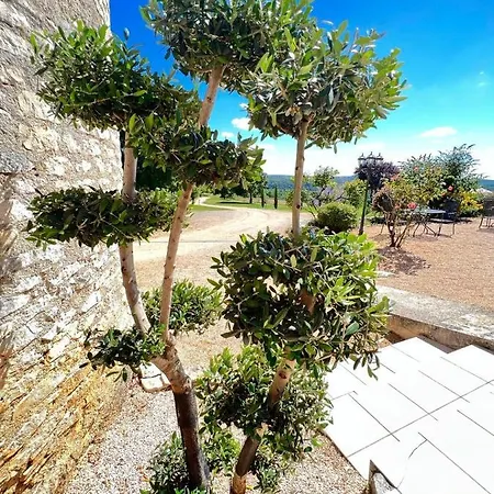 Les Vieilles Tours Hotel 3*