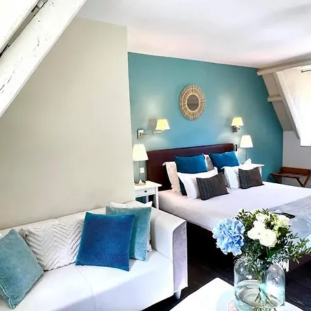 Les Vieilles Tours Hotel