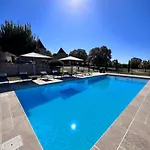 Les Vieilles Tours Hotel