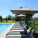 Les Vieilles Tours מלון רוקמאדור