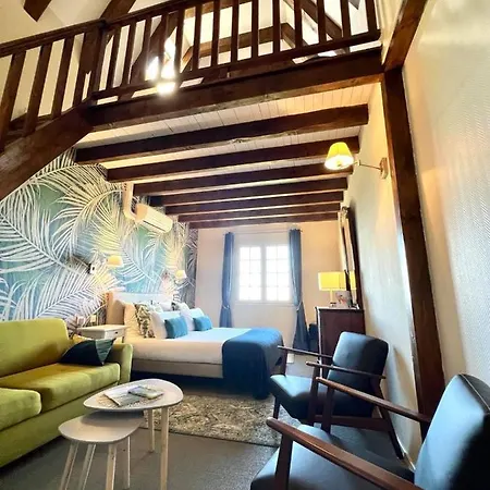 Les Vieilles Tours 酒店 罗卡马杜尔