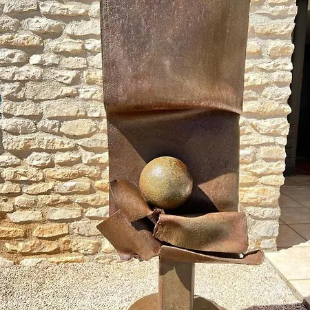 Отель Les Vieilles Tours 3*