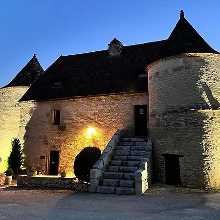 Отель Les Vieilles Tours