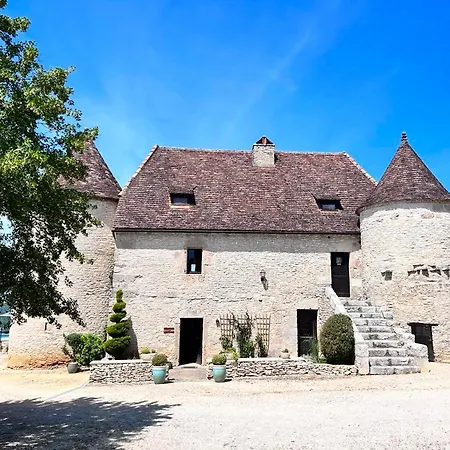 Les Vieilles Tours 酒店 3*
