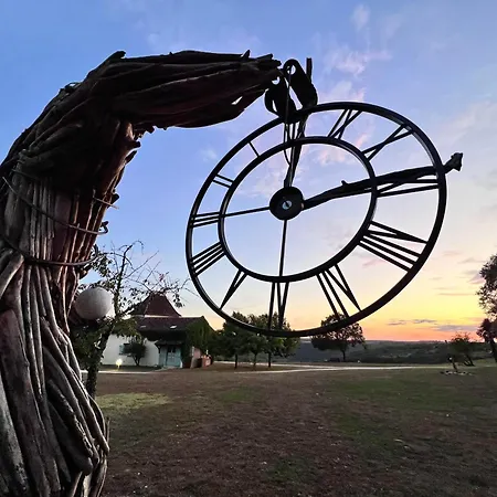 Отель Les Vieilles Tours Рокамадур