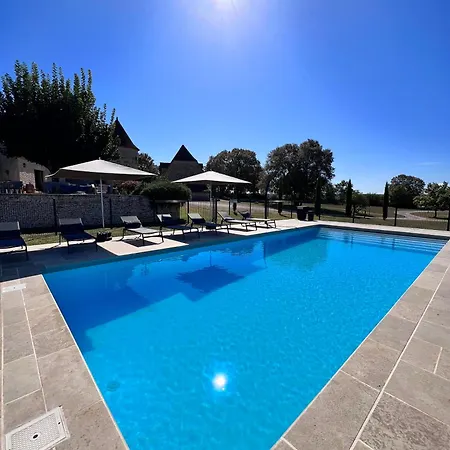 Les Vieilles Tours Hotel