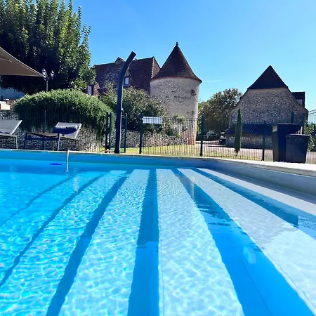 Les Vieilles Tours 3* 罗卡马杜尔