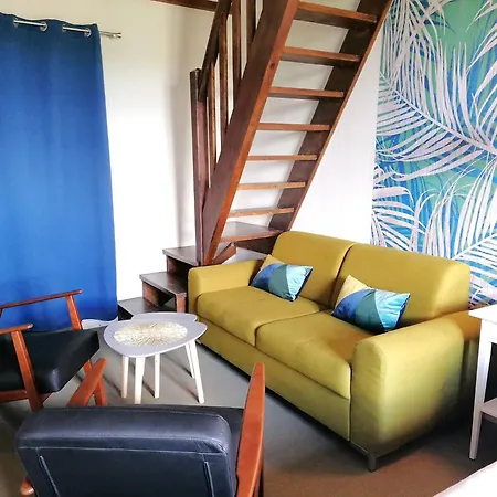 호텔 Les Vieilles Tours 3*