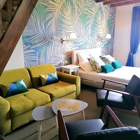 Les Vieilles Tours Hotel