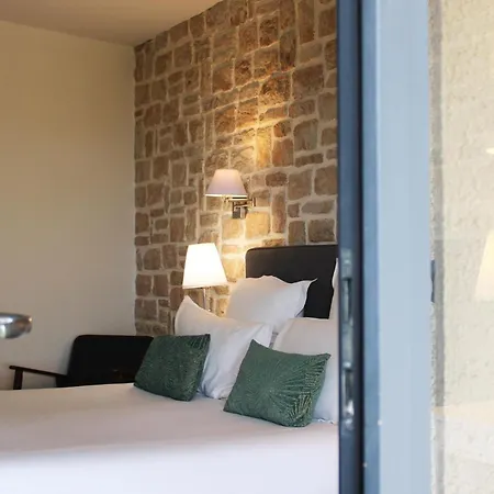 Les Vieilles Tours 酒店 罗卡马杜尔