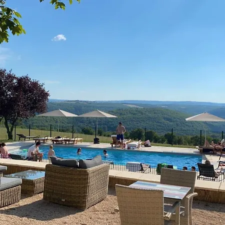 Hotel Les Vieilles Tours 3*