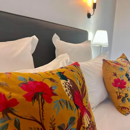 Les Vieilles Tours Hotel 3*