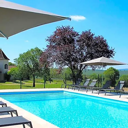 Les Vieilles Tours מלון 3*
