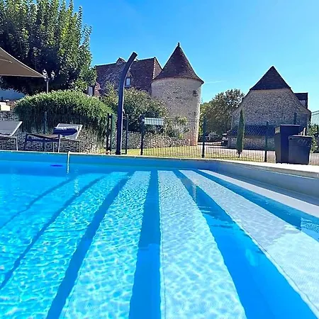 Les Vieilles Tours מלון רוקמאדור