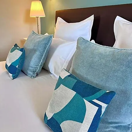Les Vieilles Tours Hotel