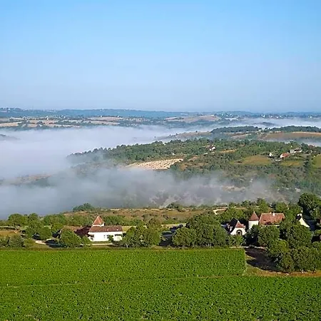Les Vieilles Tours Otel 3*