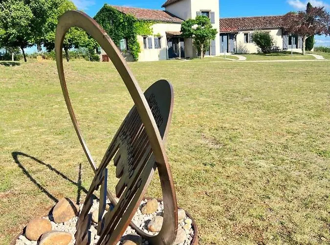 Les Vieilles Tours Hotel