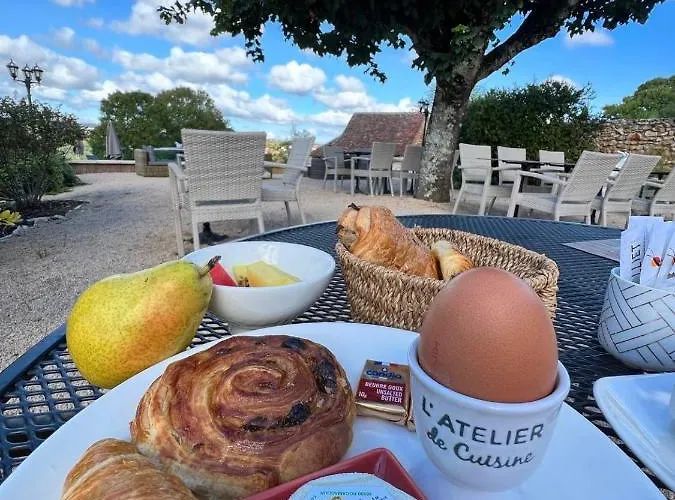 Les Vieilles Tours Hotel 3*