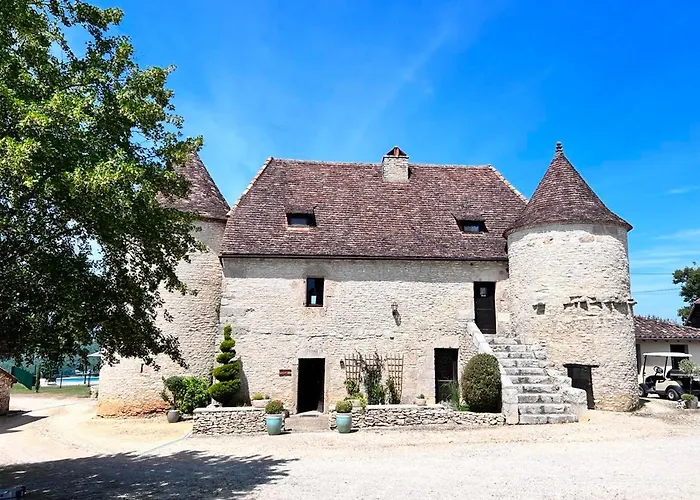 Les Vieilles Tours Hotel 3*