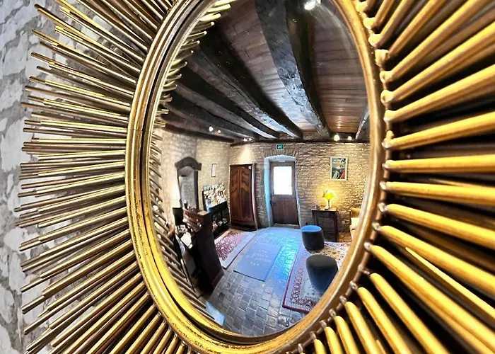 Les Vieilles Tours Hotel