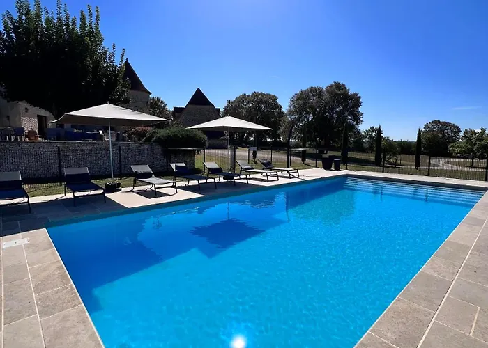 Les Vieilles Tours Hotel